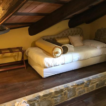 Dimora I Manichei Hotel Monforte dʼAlba Exterior foto