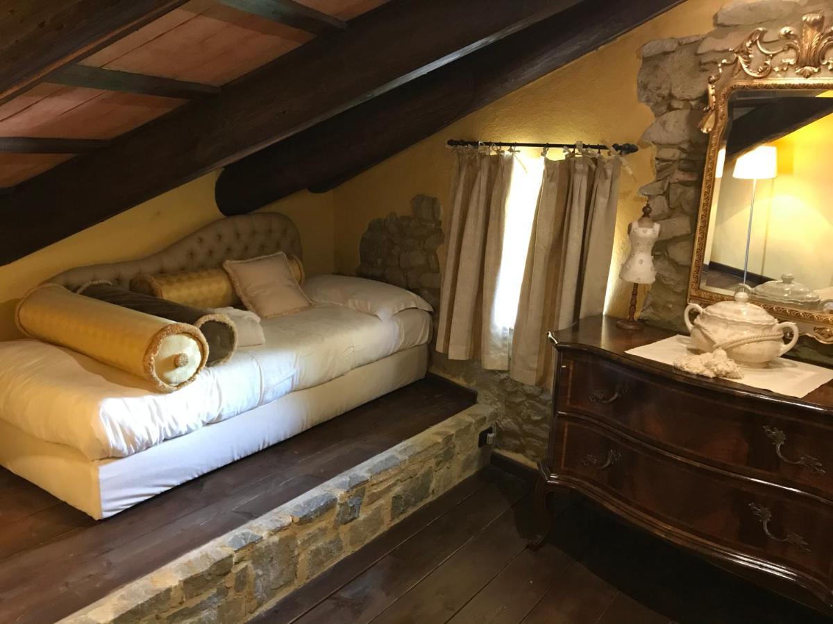 Dimora I Manichei Hotel Monforte dʼAlba Exterior foto