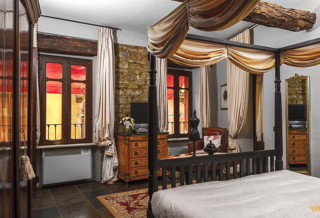 Dimora I Manichei Hotel Monforte dʼAlba Exterior foto