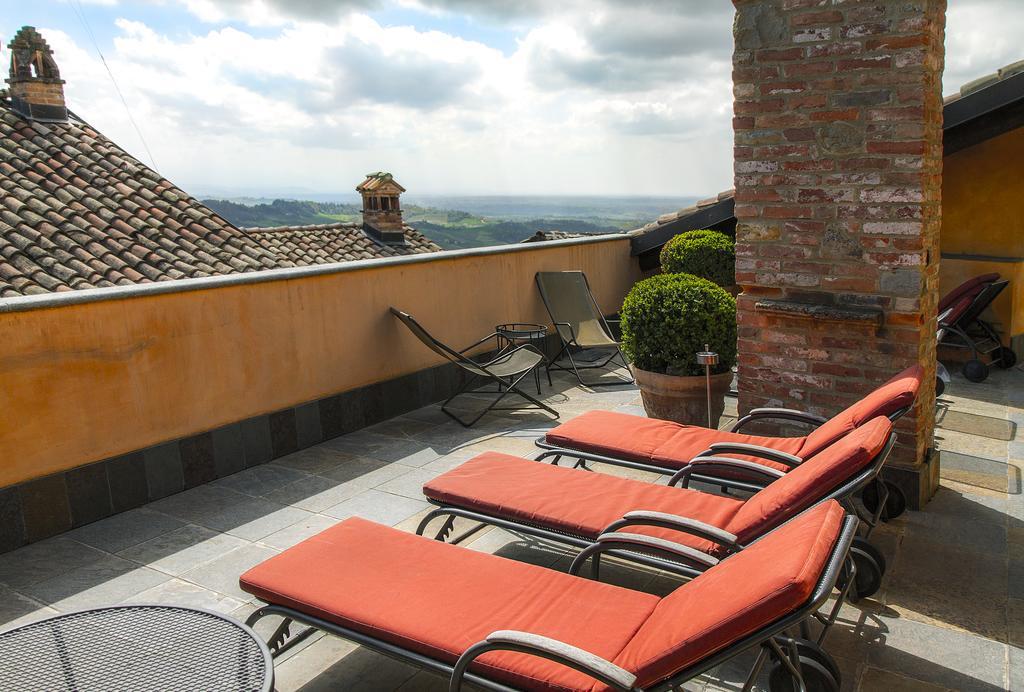 Dimora I Manichei Hotel Monforte dʼAlba Exterior foto