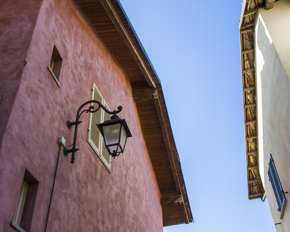 Dimora I Manichei Hotel Monforte dʼAlba Exterior foto