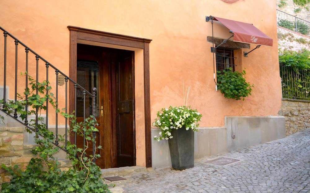 Dimora I Manichei Hotel Monforte dʼAlba Exterior foto